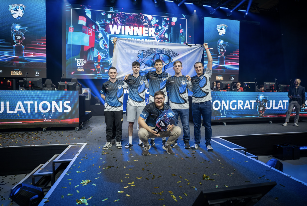Esport winners on the mainstage